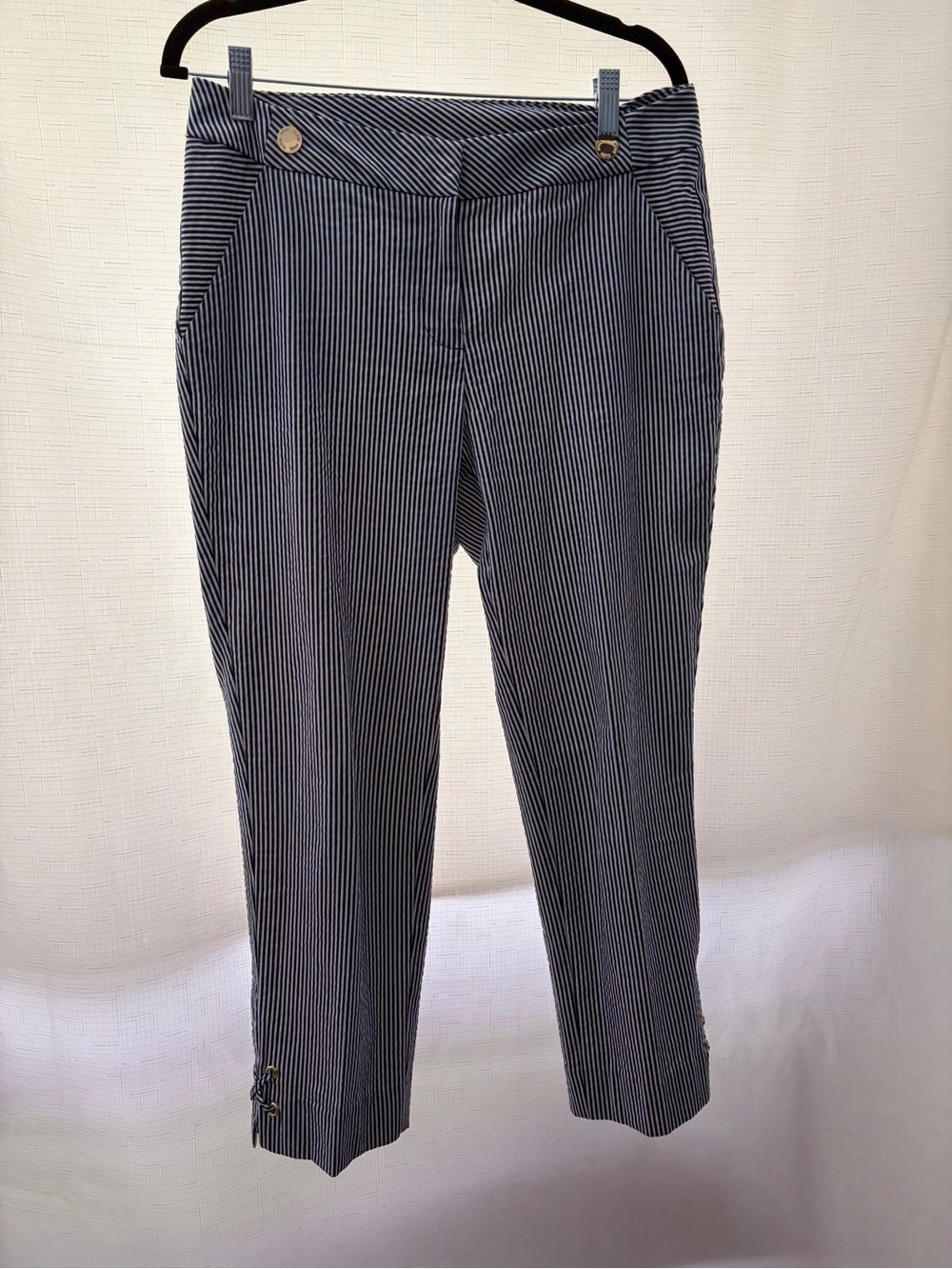 Anne Klein Navy and White Pinstripe Cropped Pants